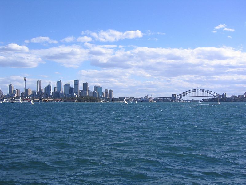IMG_4241 The harbour on a windy day.
Romina and I went in on the ferry, to Chinatown in the city. 