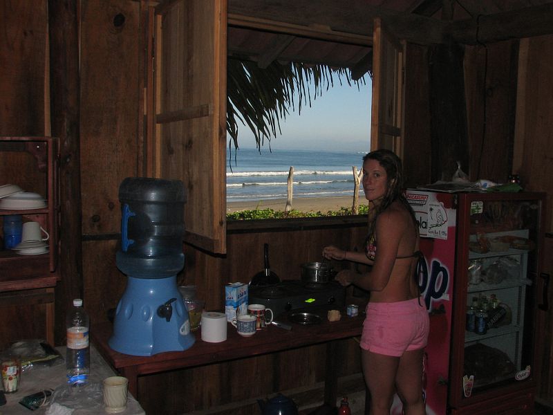 SAL_0784 We moved into new accomodations (hut) for the last 2 nights.
Nice view form the kitchen.