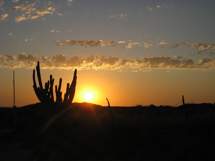 IMG_2842.JPG - We just make it to the end of the windy dirt track by sunset.