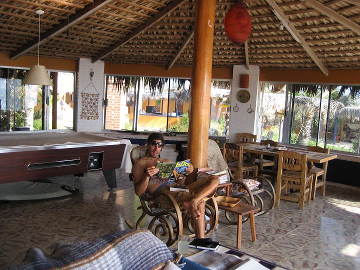 IMG_2946.JPG - Chill out time.