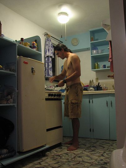 IMG_8488.JPG - Matt takes charge in the kitchen, much to Amanda's delight!