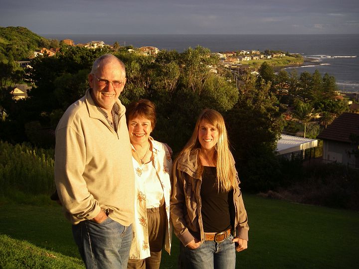 IMGP2615.JPG - Sunset and last supper at the Gerroa Fisherman's Club.