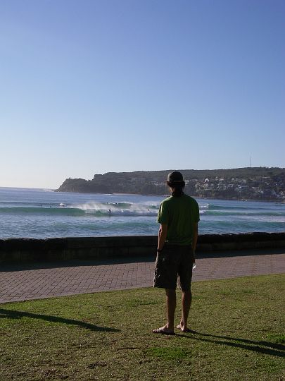 IMGP2618.JPG - Surfs up at Manly beach!